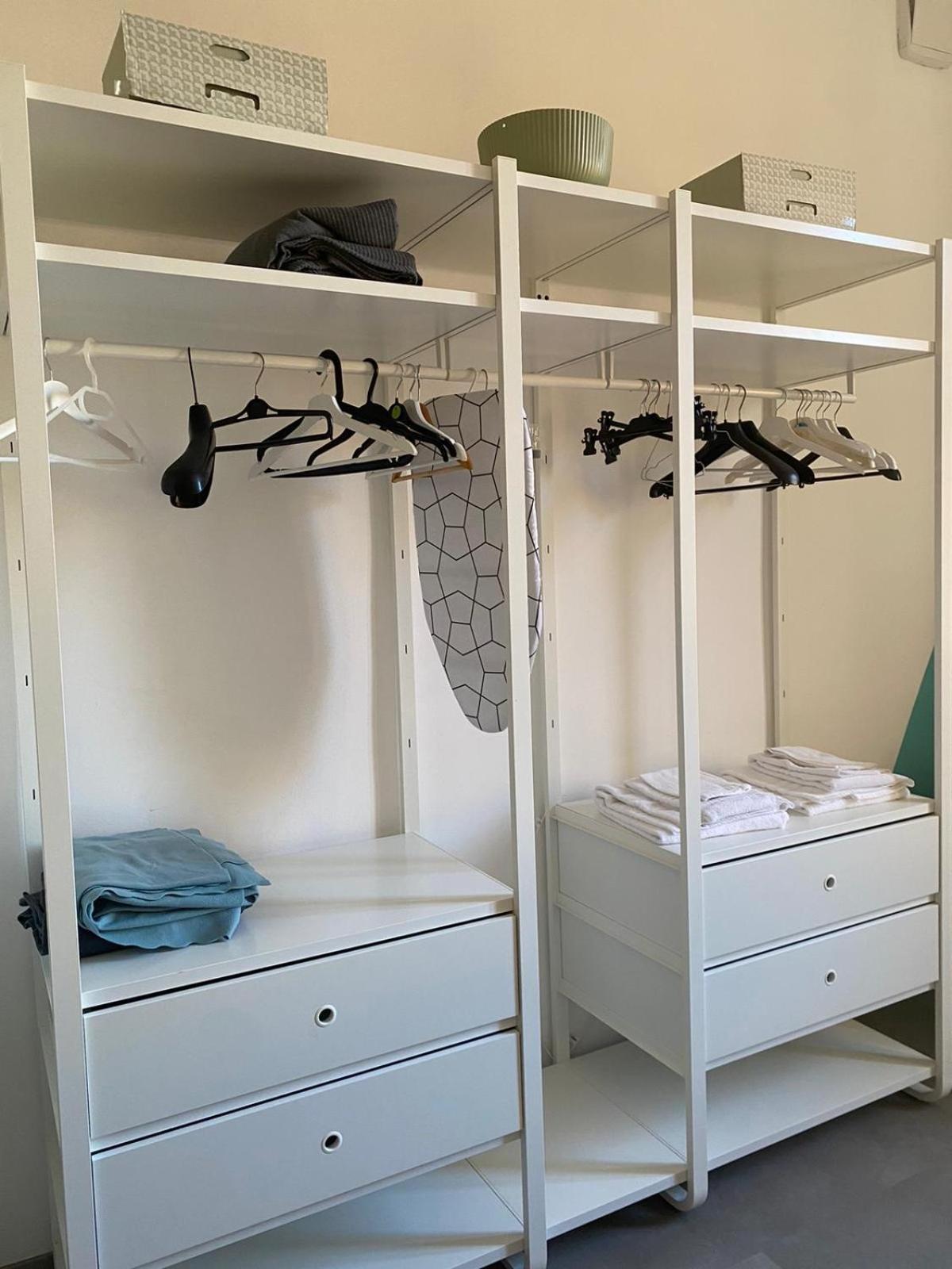Just Like Home In Bocconi Milan Bagian luar foto